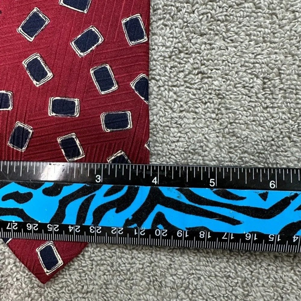 Jacobs Roberts Ltd Mens Silk Necktie Burgundy Red Navy Blue Geometric Rectangle